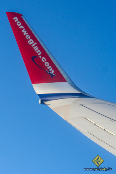 Boeing 737-84P